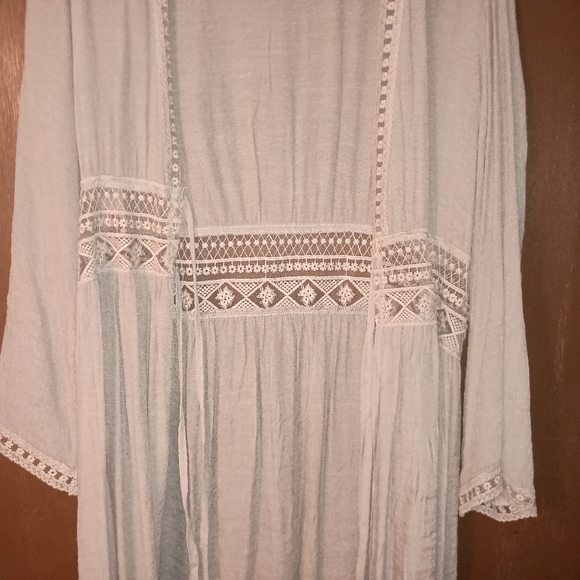 Elegant Beige Women's kimono - Picture 3 of 3